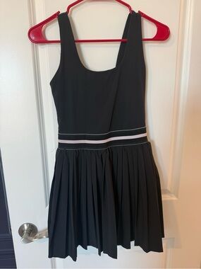All In Motion Black Sleeveless Pleated Waist-Strip Dress